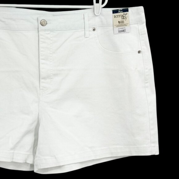 Terra & Sky Women's Vivid White Stretch A-Line Denim Shorts Plus Size 26W NWT - Picture 3 of 10